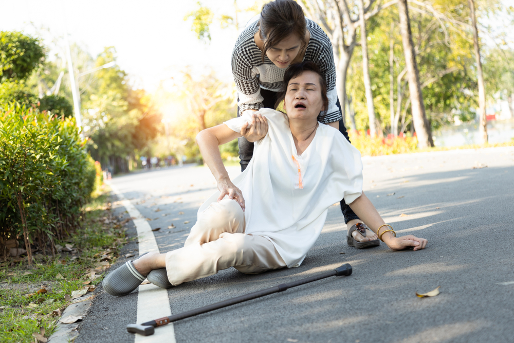 Syncope and bradycardia 1 Bradycardia and syncope. Fainting due to slow heart rate